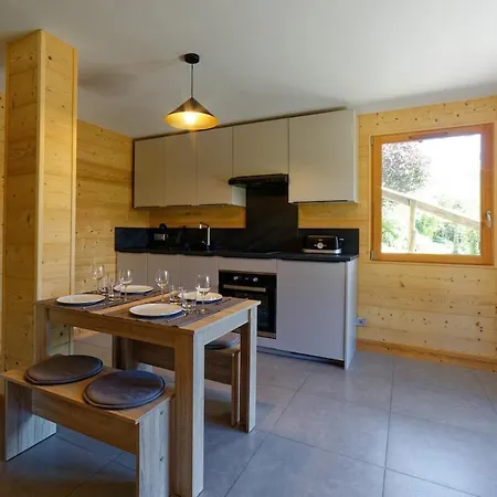 3 Etoiles Avec Vue Imprenable Sur Les Montagnes, Bus