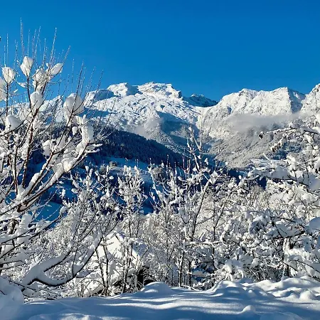 Apartment 3 Etoiles Avec Vue Imprenable Sur Les Montagnes, Bus