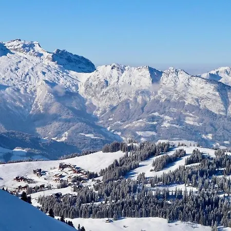 3 Etoiles Avec Vue Imprenable Sur Les Montagnes, Bus