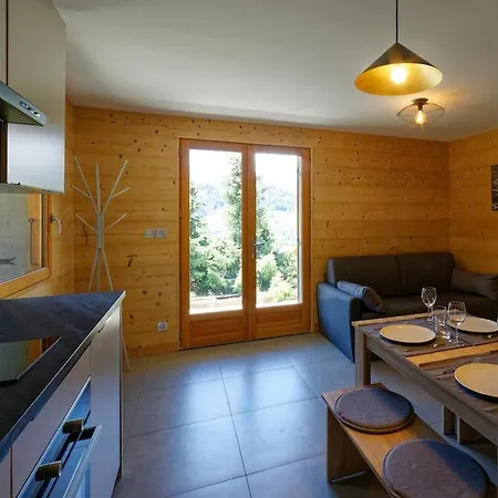 3 Etoiles Avec Vue Imprenable Sur Les Montagnes, Bus Apartment *